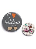 2 buttons 'badges I love holidays'