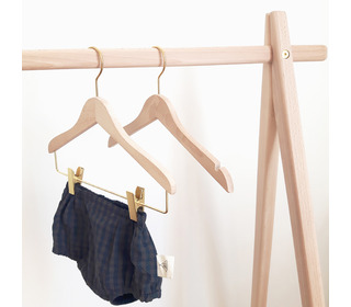 Children’s clothes hanger HOMI (by 5) - Charlie Crane