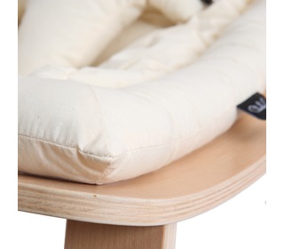 Baby Rocker LEVO with Organic White cushion - Charlie Crane