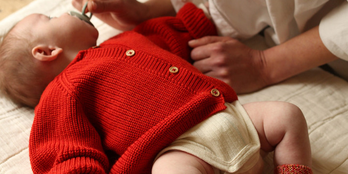 Hvid • Cardigan Inga-red • HVID knitwear, een zacht breigoedmerk met duurzame en tijdloze producten