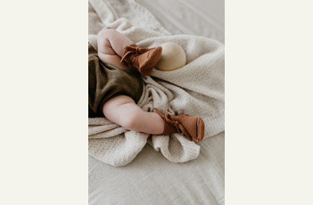 Hvid - duurzaam en tijdloos babybreigoed in zachte merinowol - Teddy Tokki - Blanket Bibi