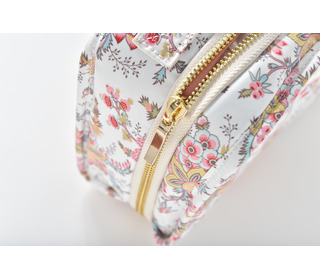 Toiletry bag Joriska - cream french flowers - Louise Misha