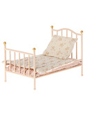 Vintage bed, mouse - rose