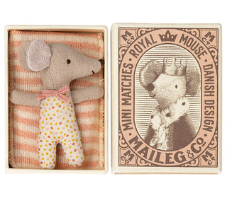 Baby mouse sleepy/wakey in box - girl - Maileg