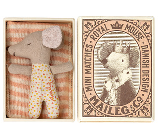 Baby mouse sleepy/wakey in box - girl - Maileg