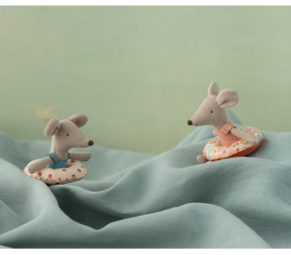Beach mouse with float, little sister - flower - Maileg