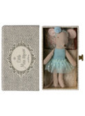 Dance mouse in daybed, little sister