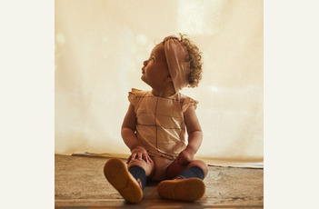 Minimalisma Scandinavische luxe basics voor kinderen en baby's. Minimalisma Scandinavische luxe basics voor kinderen en baby's.