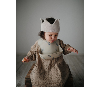 Silicone bib - blue flowers - Mushie