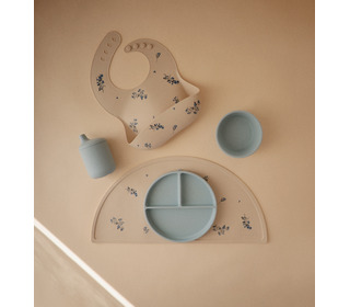 Silicone bib - blue flowers - Mushie