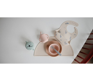 Silicone bib - blue flowers - Mushie