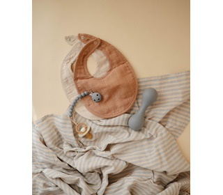 Muslin bib 2-pack - roman green/fog - Mushie Muslin bib 2-pack - roman green/fog - Mushie