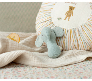 Lullaby friends, elephant rattle - light dusty blue - Maileg