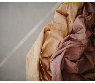 Swaddle - tawny birch - Mushie