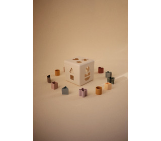 Shape sorting box - Mushie