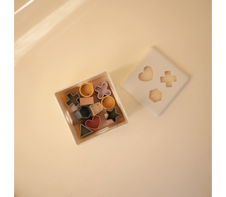 Shape sorting box - Mushie
